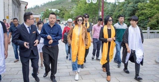 ֮սգŮζڣ˿˥ϣѣ´Ӳ