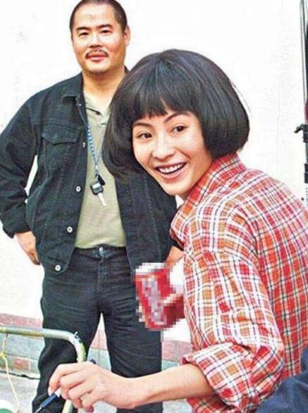 张柏芝全家聚餐 爸爸“胡须勇”神情呆滞身体有恙?