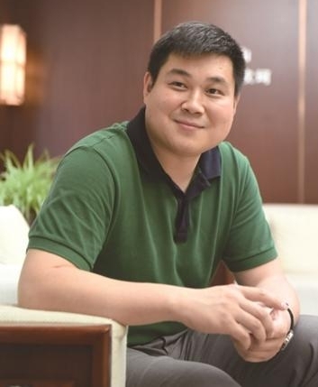 最年轻的80后富豪之一,30岁,千亿身家,有个漂亮老婆是歌手