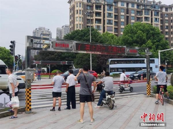 �人���Զ�����ϵͳ������ ＂�?�·����＂�ֳ��¿�