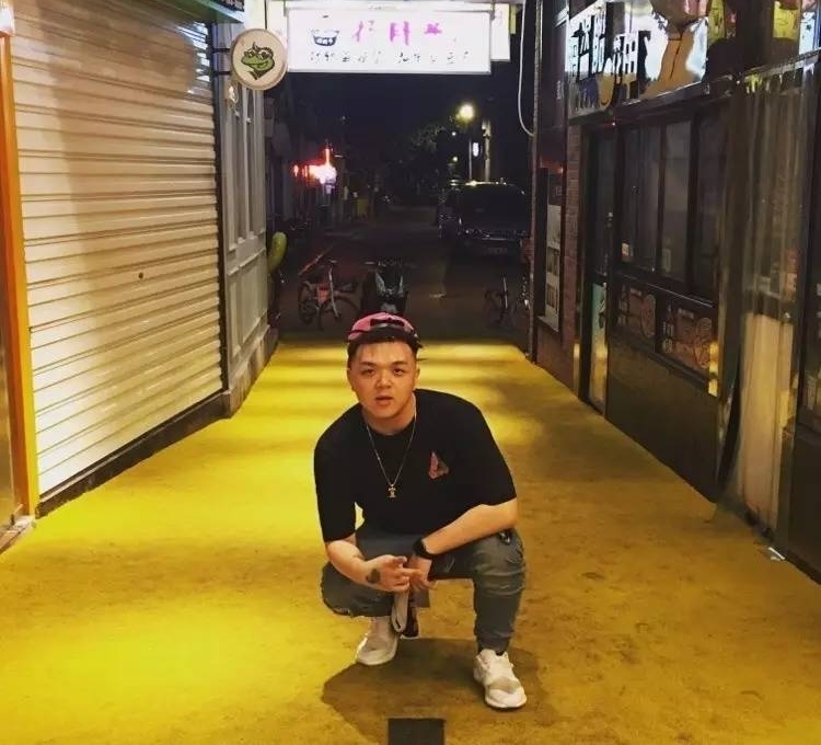 在艾福杰尼PK掉了蛋堡之后,我第一时间问了他这些问题