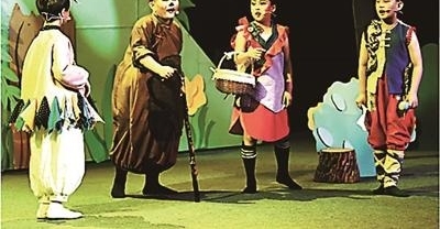 大剧院戏剧演员队“京味儿”做基本功