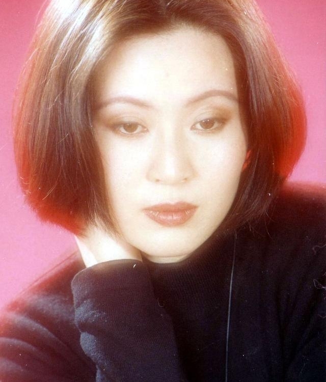 哥哥大导演妻子是名演员,他55岁成影帝,对患病妻子知恩图报