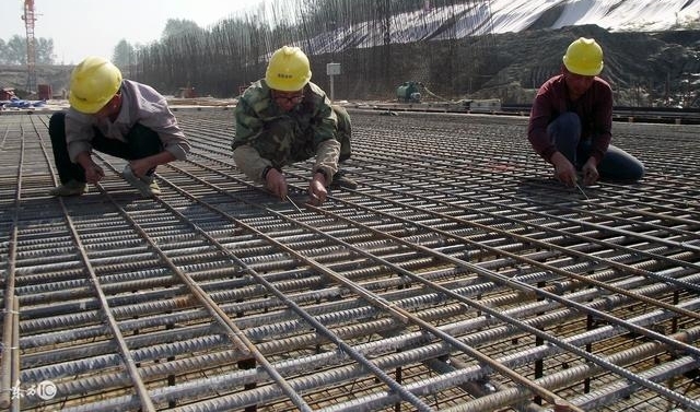 包工头不好当 朋友350一吨包钢筋工程,完工算账只赚个生活费