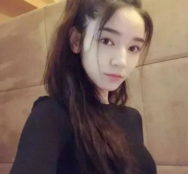 杨幂又签了个新疆妹子,曾被赞中戏素颜女神?!我只想知道她会不会超越热巴...