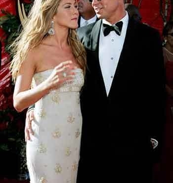 朱莉离婚后忘不了皮特 世上最性感的他和她没能地久天长