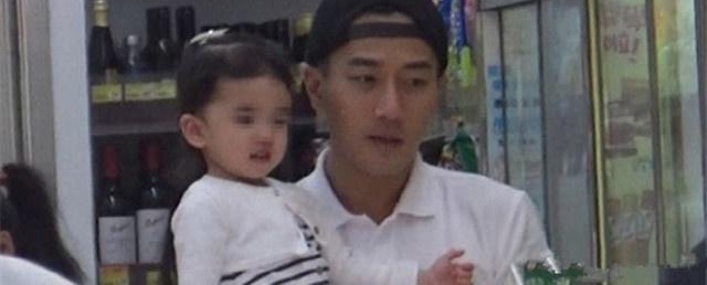 郭晶晶女儿像奶奶,杨幂女儿粗眉大眼似爷爷刘丹