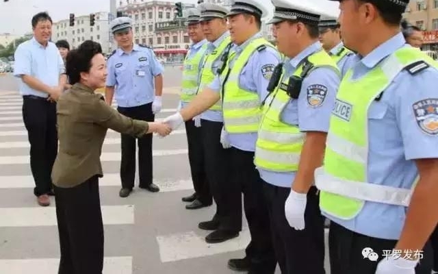 马莉方县长携四套班子领导看望慰问一线执勤民警辅警