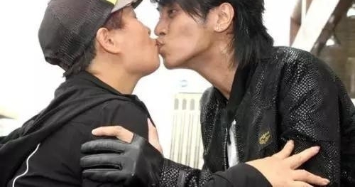 蜜桃说:他被称为亚洲舞王,最后却被三线网红拿下?