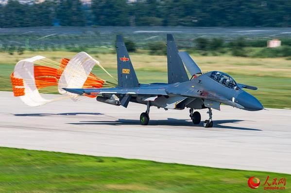 高清:中国空军苏-30战机