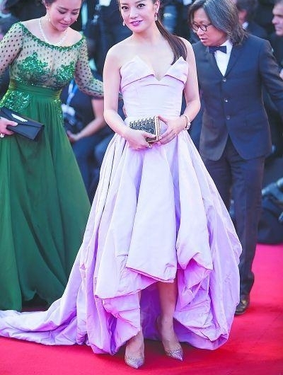 41岁赵薇和38岁郝蕾,同是微胖美人,同框一对比差距就出来了