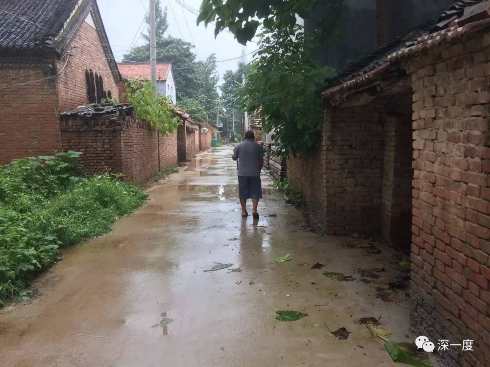 大妈讨债团被认定涉黑后 河南又现艾滋病“讨债人”