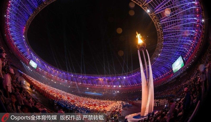 高清:第十三届全运会开幕式 主火炬点燃