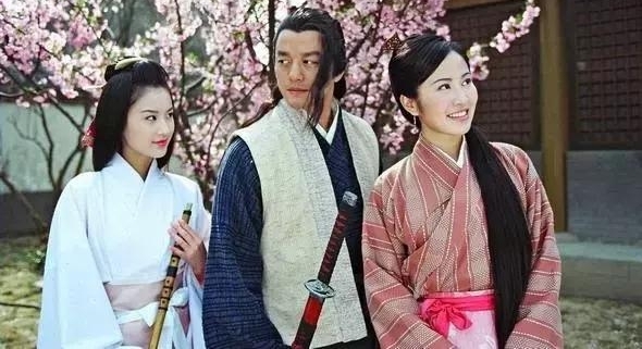 新人王一博捞到好角色,邓超佟大为却要跑龙套?贵圈还得靠背景!