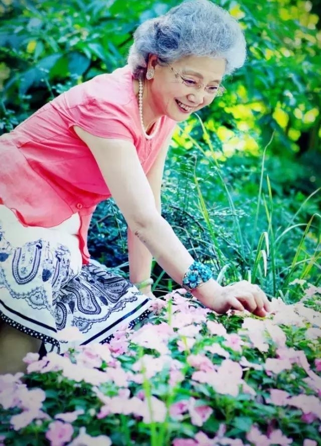 70岁开始健身,80岁当模特,如今年近90岁的她活出少女