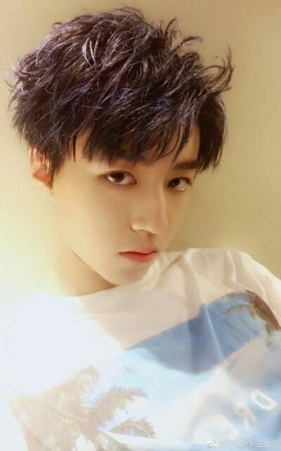 演艺圈风起云涌,新晋男神层出不穷!不仅颜值高演技好人气很棒棒