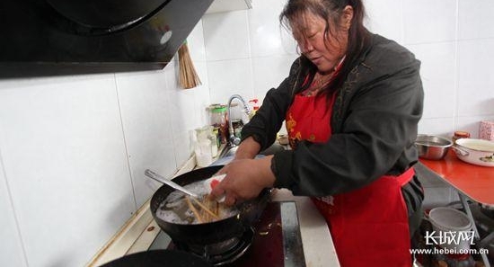 �����������ӡ�����¥������Ķ�ֺ��ľ���ر�