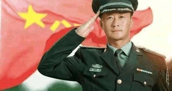 中青网: 战狼2剧情过于血腥, 请未成年人在家长陪同下观看!