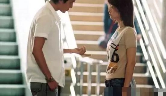 新人王一博捞到好角色,邓超佟大为却要跑龙套?贵圈还得靠背景!