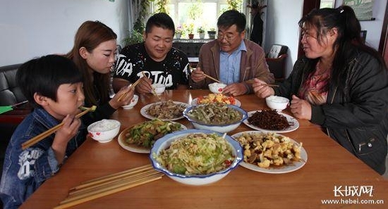 �����������ӡ�����¥������Ķ�ֺ��ľ���ر�