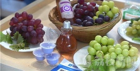句容丁庄第八届葡萄节盛大开幕 游客大饱口福齐点赞