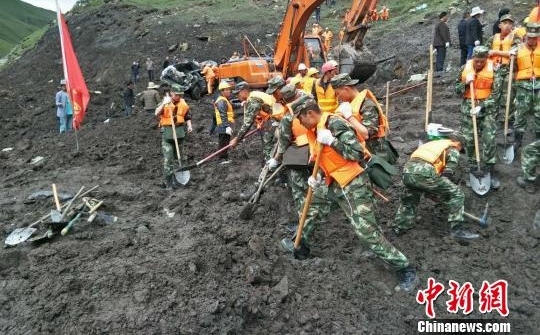 青海玛沁山体滑坡灾害 90余人被疏散600多人参与救援