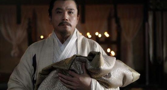 哥哥大导演妻子是名演员,他55岁成影帝,对患病妻子知恩图报