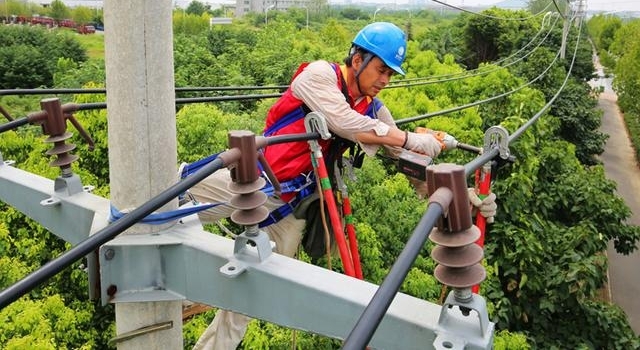 ǿ����������Ϯ �Ϸʹ��繫˾��ҹ���ޱ��Ϲ���