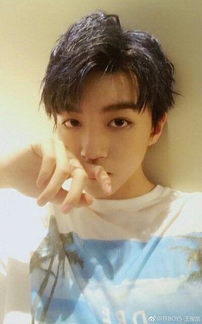 演艺圈风起云涌,新晋男神层出不穷!不仅颜值高演技好人气很棒棒