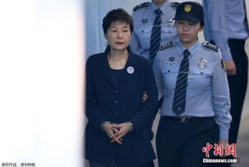 朴槿惠被逼锛傋栽竿说筹紓后不满:干脆开除我党籍