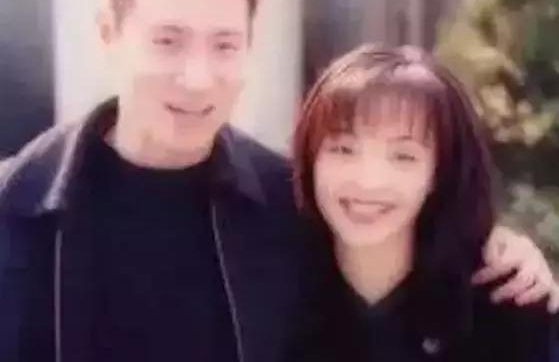 纵使爱情虐她千百遍,陈慧娴依旧怀念初恋