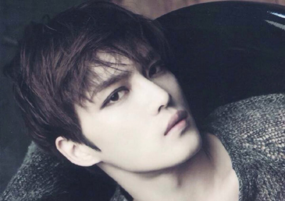 金在中整容前后图片 双眼皮真得后天长的?