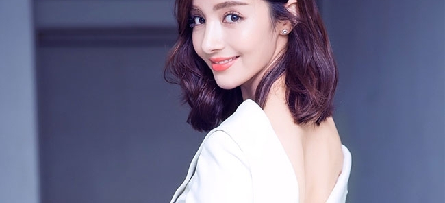 11岁前往北京求学,跳舞后被导演赏识演琼瑶剧,比迪丽热巴漂亮