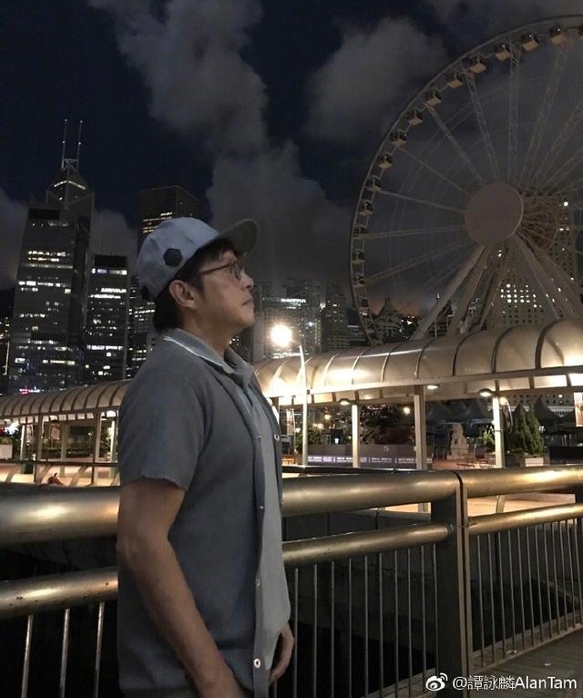 什么叫不老?81岁的谢贤,70岁的郑少秋,56岁的刘德华