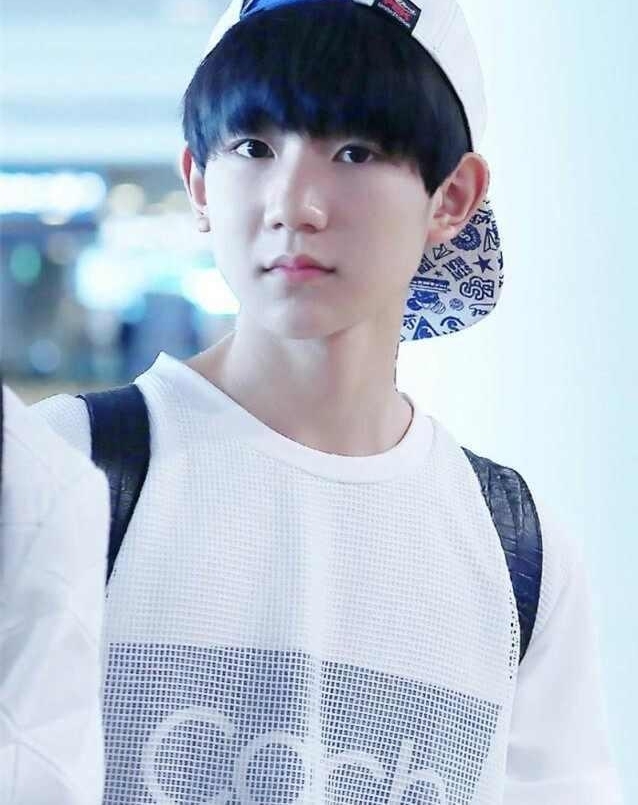 12位明星戴反帽子造型,谁更有潮气十足?