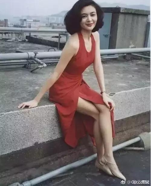 陈妍希晒与关之琳合影被骂心机重,看到她的手机壁纸我选择原谅她