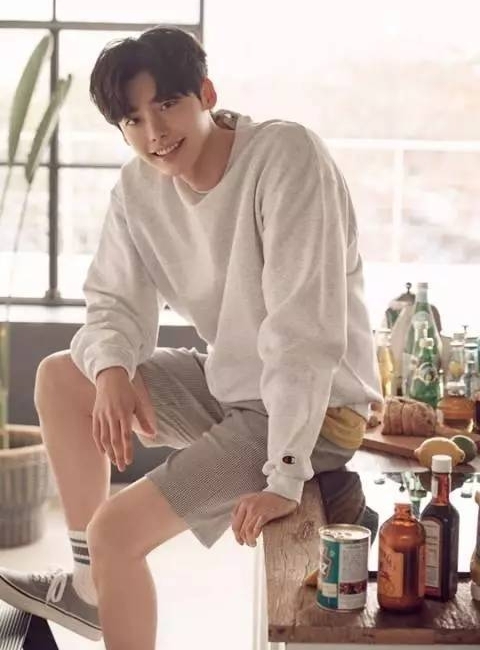 V.I.P.ëȻĽɫ˶ôݳģ