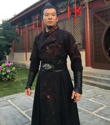 《梨花带雨笑春风之脱离者》杀青 磊子古装亮眼