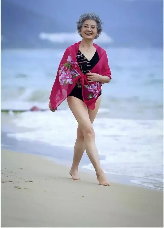70岁开始健身,80岁当模特,如今年近90岁的她活出少女