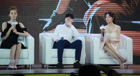 冯小刚谈年轻人爱国:一腔热血都发泄在键盘上