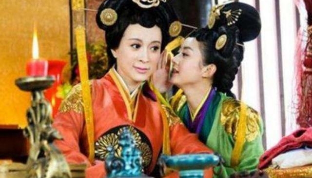 她曾出演孔雀公主惊艳无比,嫁给富商老公,如今生活幸福无比!