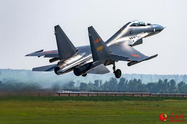 高清:中国空军苏-30战机