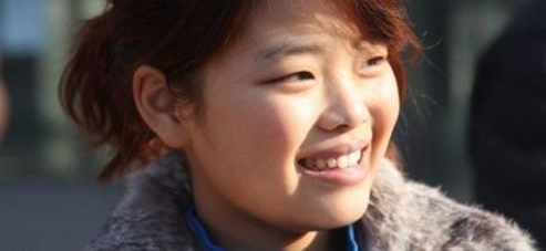 25岁莫小贝近照被批丑,看到荣誉证书都闭嘴了,网友评论太诚实