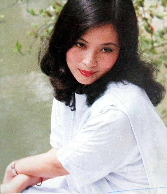 哥哥大导演妻子是名演员,他55岁成影帝,对患病妻子知恩图报