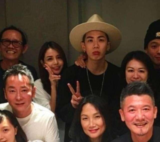 “东芬恋”曝光, 为啥有些人看好, 有些人唱衰