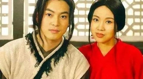 新人王一博捞到好角色,邓超佟大为却要跑龙套?贵圈还得靠背景!