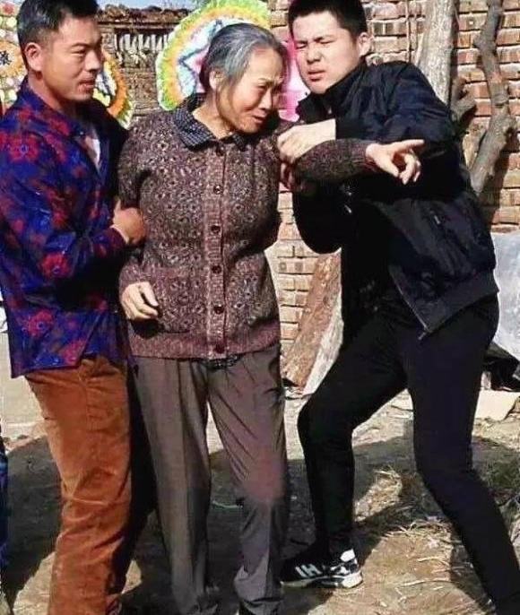 《新闻联播》被河南“承包了”,河南最大的特产居然是明星!