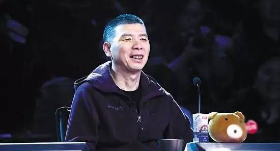 ӰȦмʧսǣֻзСճƿ