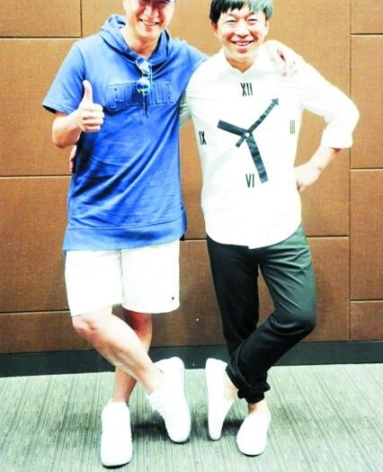 孙红雷劝黄渤换发型 锛偧?尢粽斤紓选手争当掌柜