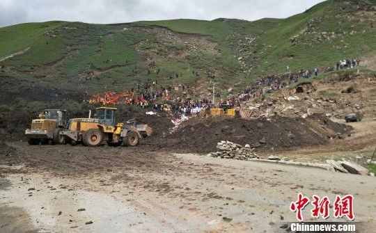 青海玛沁山体滑坡灾害 90余人被疏散600多人参与救援